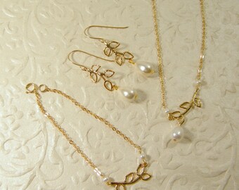 Bridal set, Wedding jewelry, Gold pearl necklace, Leaf earrings, Bridal earrings, Bride bracelet,  Gold white necklace, Gold leaf necklace
