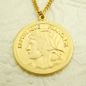Gold coin necklace, Gold plated coin pendant, Vintage style pendant, Unisex coin pendant, Gift for her\him, Big gold coin, Gold coin jewelry