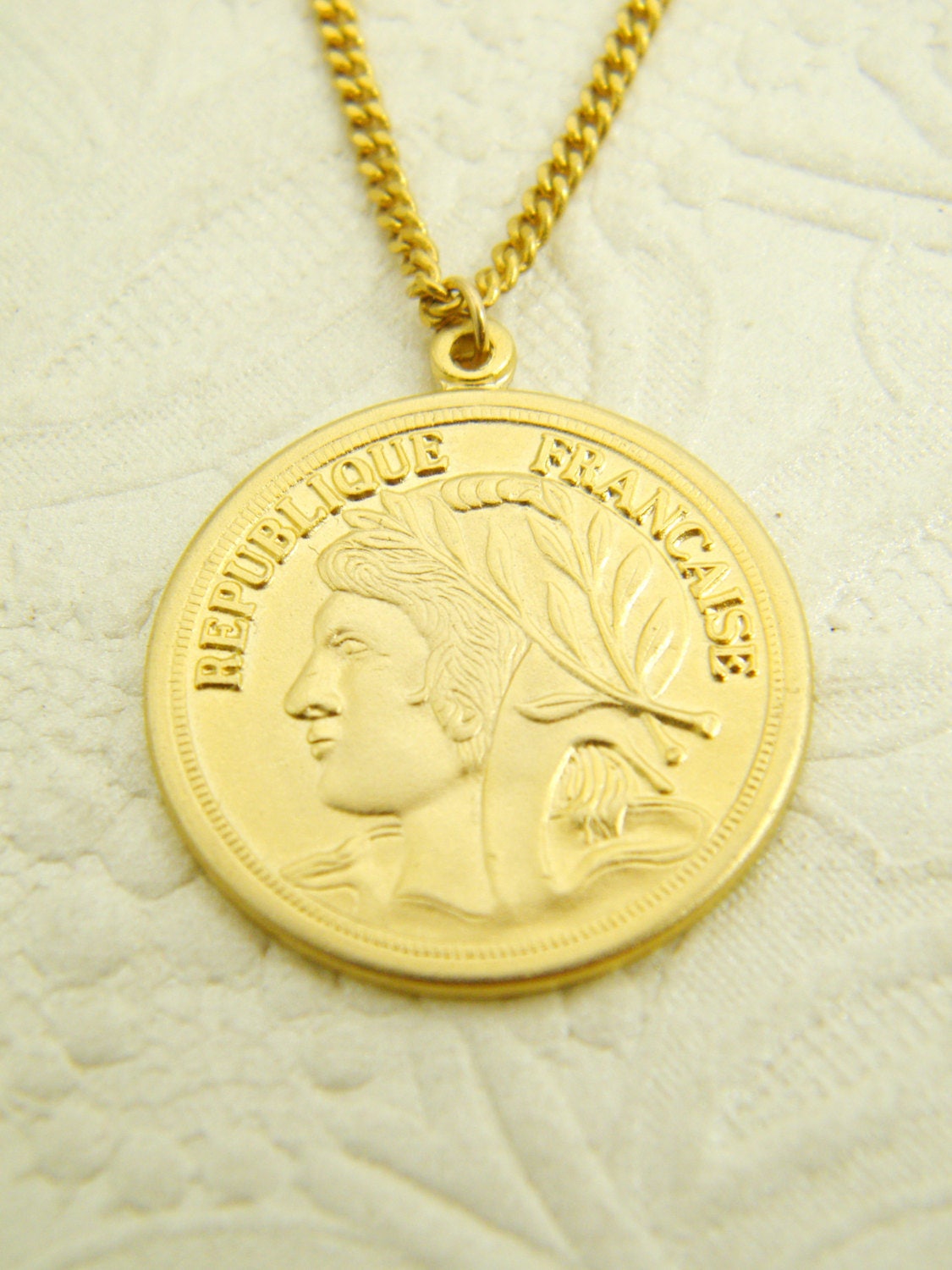 Collier pièce dor plaqué or pendentif pièce de monnaie Etsy