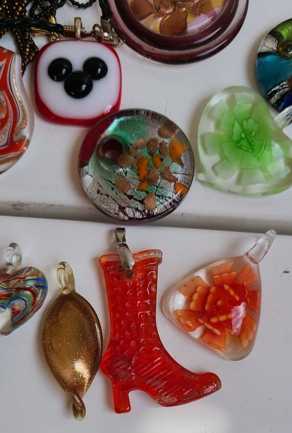 Lot of 17 pendants glass art pendants jewelry - image 5