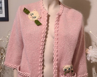 Pull cardigan vintage des années 60 en laine vieux rose par Ethel of Beverly Hills