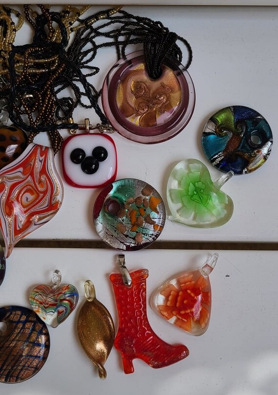 Lot of 17 pendants glass art pendants jewelry - image 4