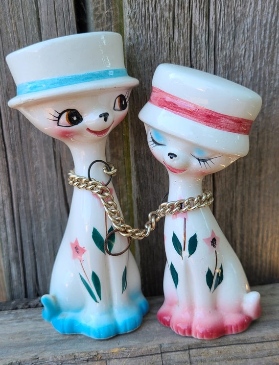 Vintage Kitty Cat Figurine Pair Kitschy Ceramic Big Eye Cats in