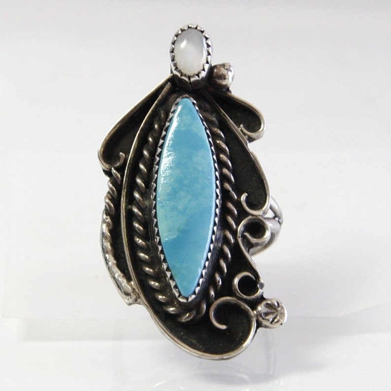 Vintage Ladies Native American Turquoise Ring With Mother Of Pearl Cabochon Size 6 12 Gem Silica Sterling Silver Navajo Indian Jewelry