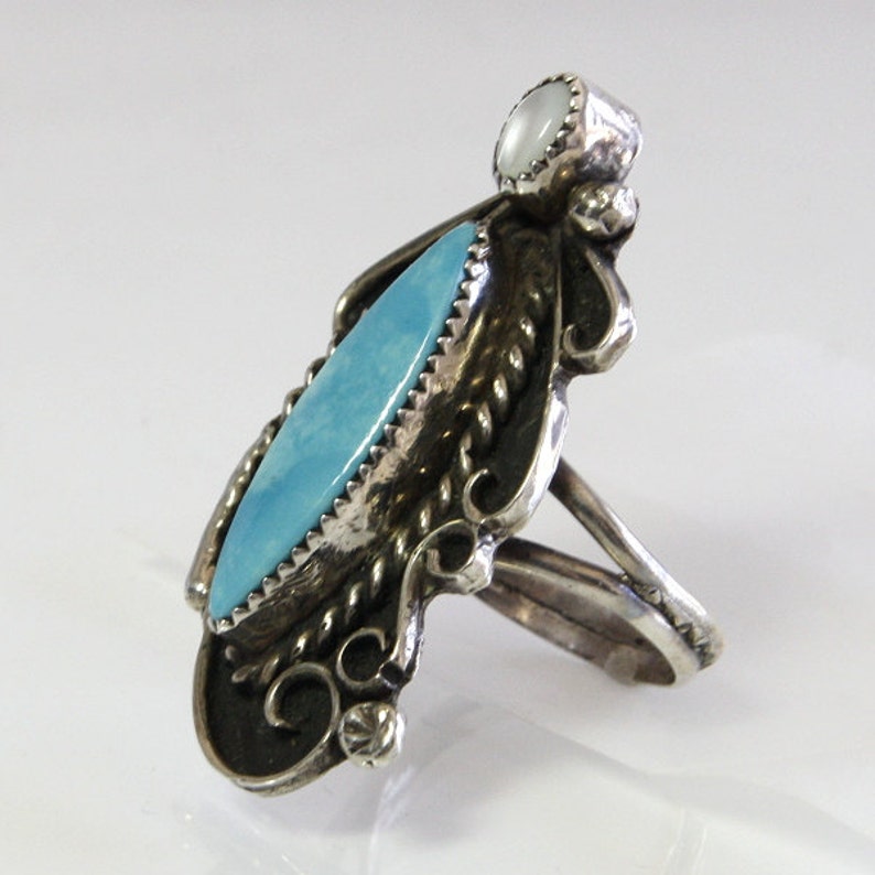 Vintage Ladies Native American Turquoise Ring With Mother Of Pearl Cabochon Size 6 12 Gem Silica Sterling Silver Navajo Indian Jewelry