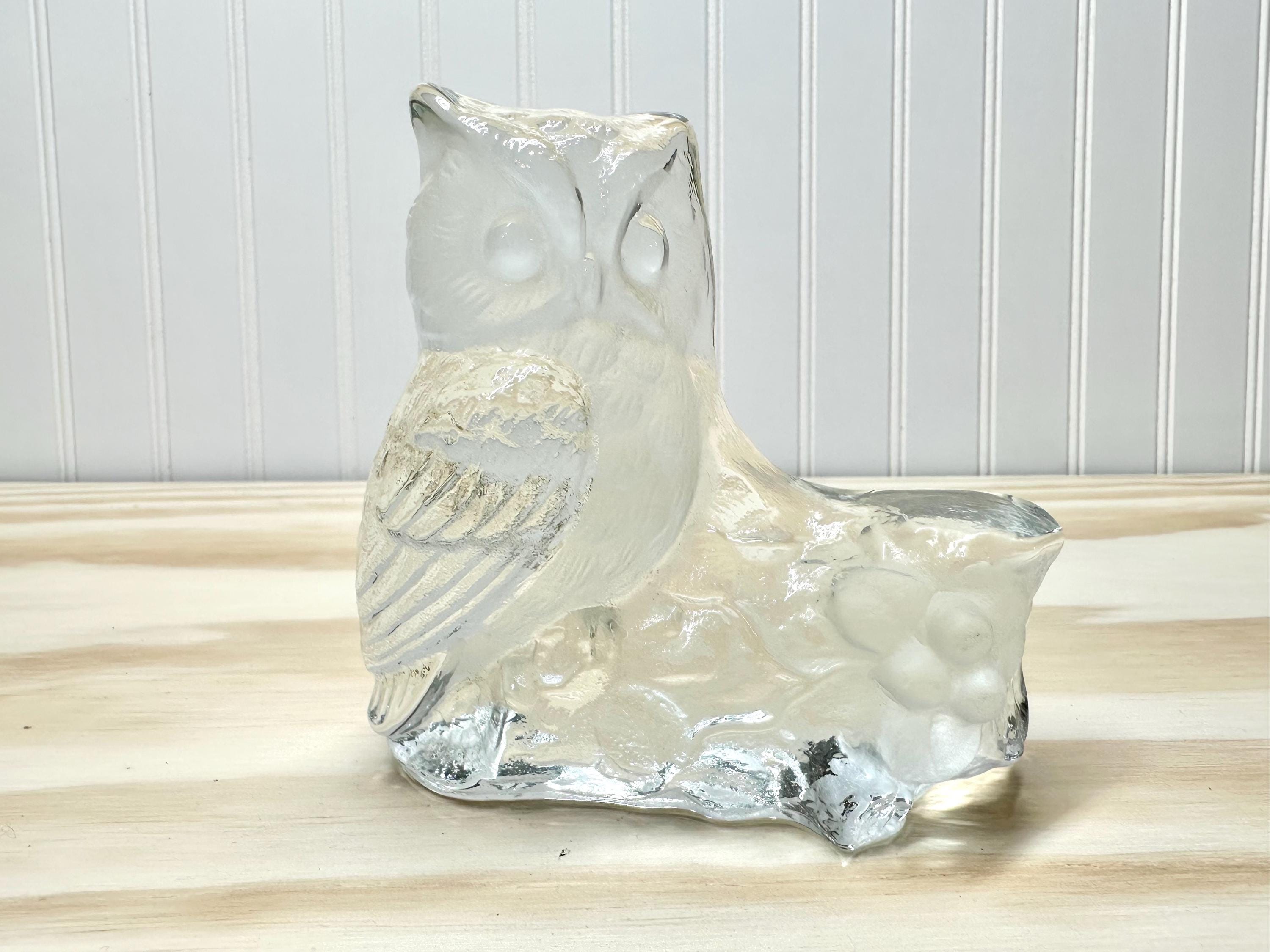 Viking Glass owl paperweight, figurine or book end