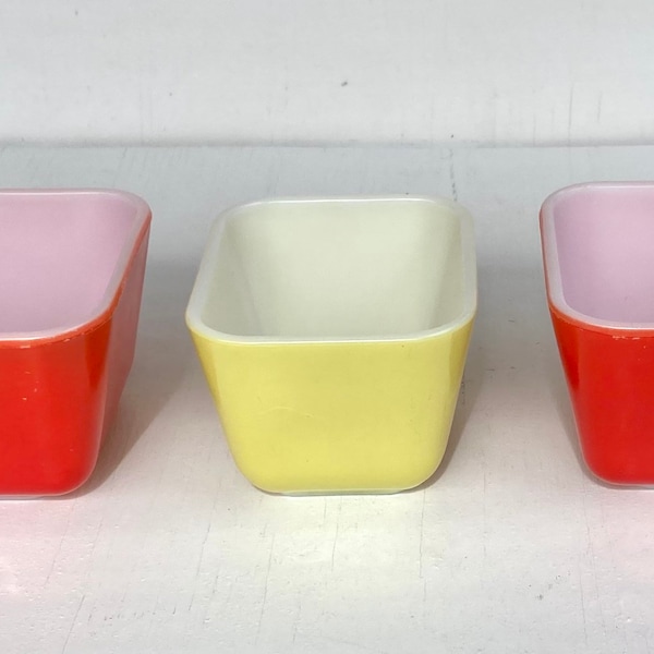 Trio of Pyrex 501, 0501 primary colors refrigerator jars. No lids.
