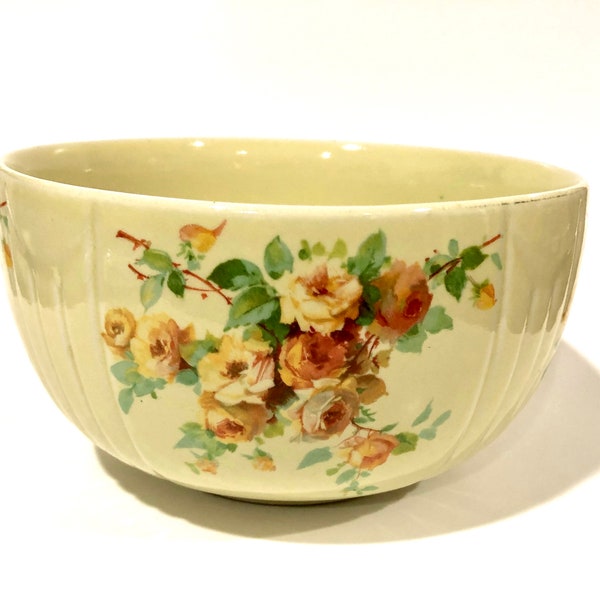 Hall’s Superior Quality Kitchenware yellow roses Radiance-style mixing bowl