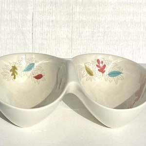 Outstanding, rare Eva Zeisel-designed Century Fern double vegetable bowl, made by Hallcraft from 1952-1957