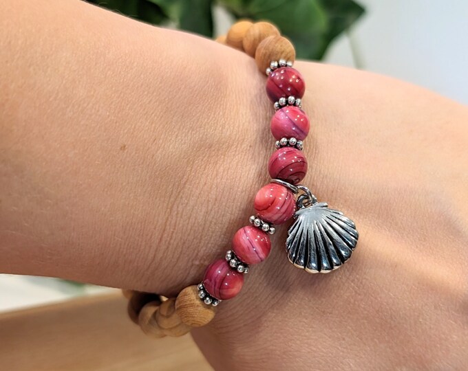 Mother of Pearl Bracelet with Silver Seashell Charm,  Pink Shell Jewelry, Sandalwood Boho Beach Jewelry, Pink Summer Style