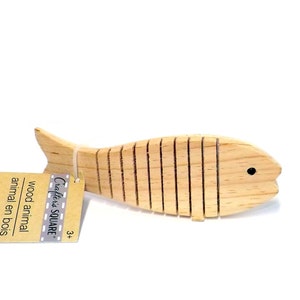 Reticulated Wood Wiggle Fish with Black Eyeball, Great Summer Painting or Coloring Project