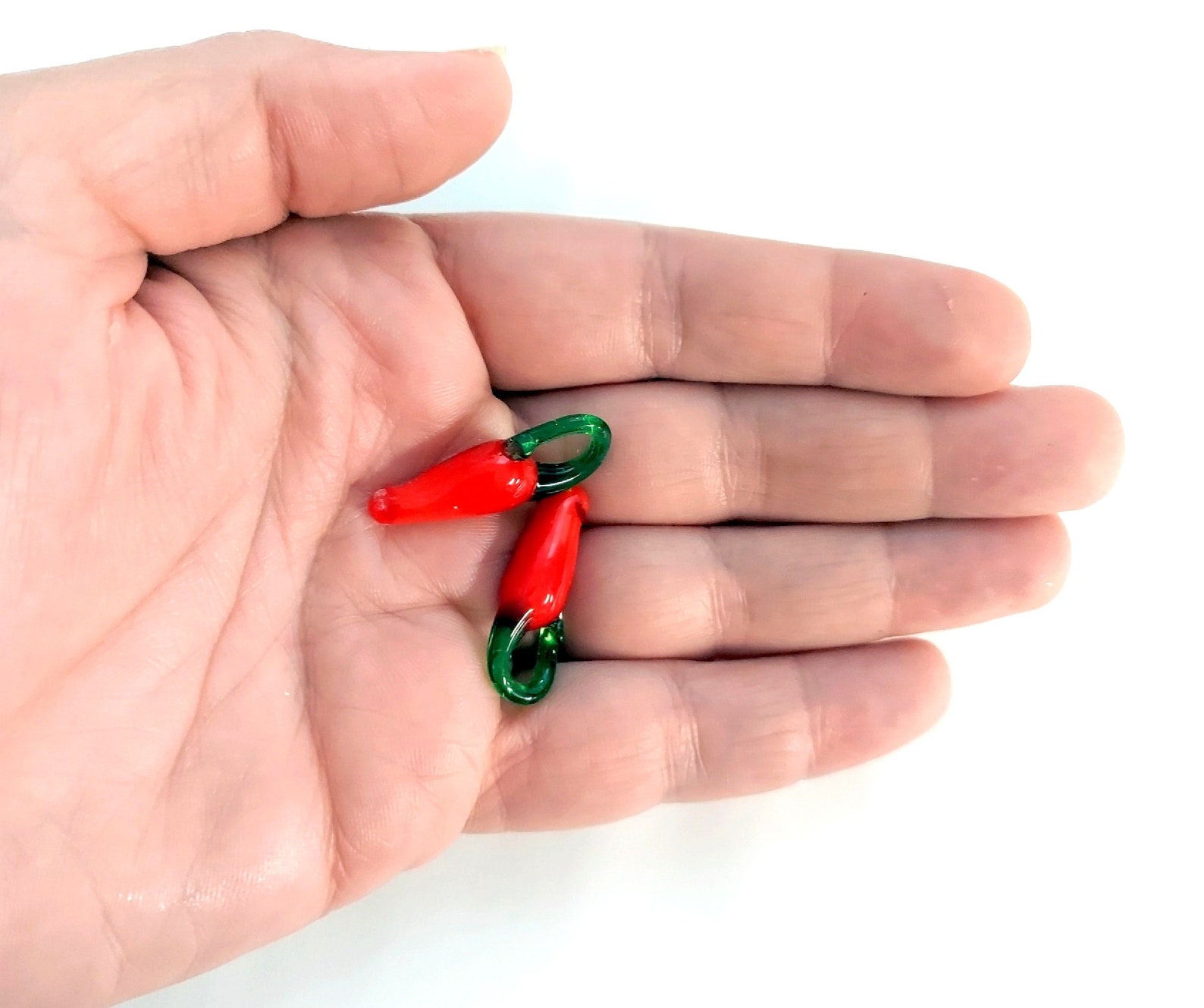 25 Glass Chili Pepper Charms Cayenne Lampwork Glass Peppers Etsy