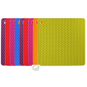 Silicone Honeycomb Beading Mat, 17 or 18 cm, Can also be used for Fly Tying