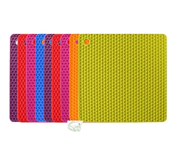 Silicone Honeycomb Beading Mat, 17 or 18 Cm, Can Also Be Used for Fly Tying  