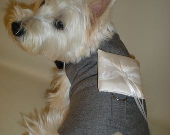 Coussin pour porte-alliances pour chien : accessoire de mariage en satin blanc (4 x 4 po.)