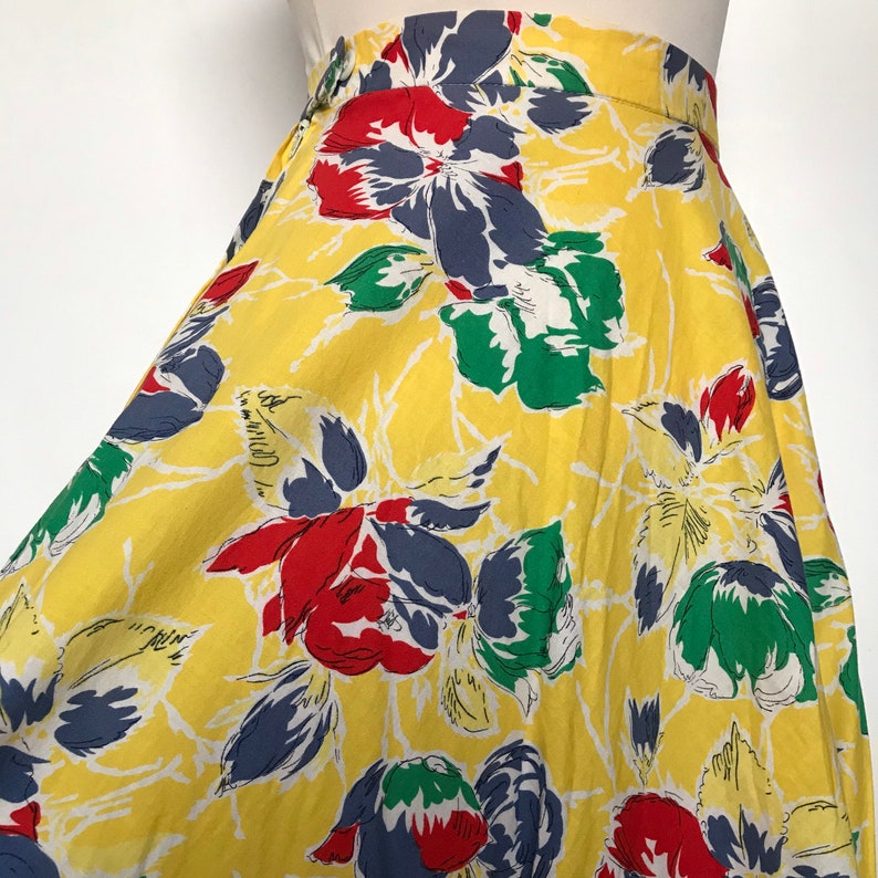yellow skirt Valise below knee poppies petite flared skirt,1970s does 30s Vintage skirt UK 8 cotton skirt floral print skirt