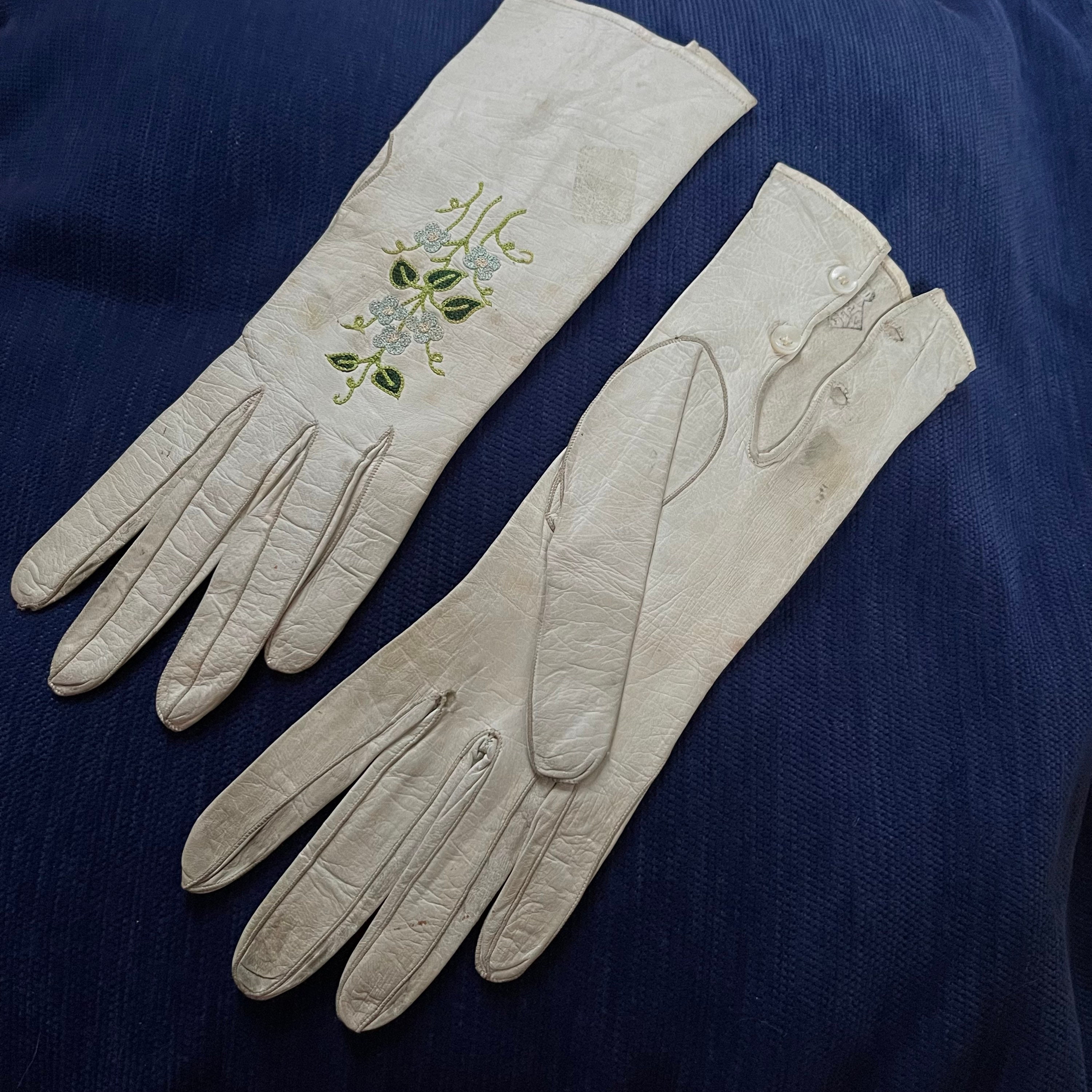 Vintage gloves, 1800s gloves,leather gloves,size 5,S,white gloves,1910s