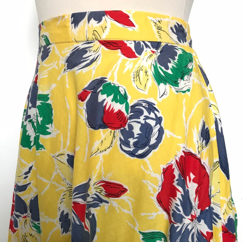 yellow skirt Valise below knee poppies petite flared skirt,1970s does 30s Vintage skirt UK 8 cotton skirt floral print skirt