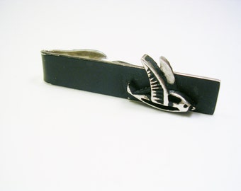 Vintage Tie Clip Flying Fish tie Bar Sport Fisher Gift, black Enamel, Tie Accessory, Formal Wear Men Wedding Jewelry Gift