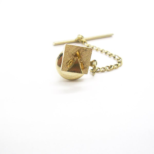 how to wear a vintage tie pin