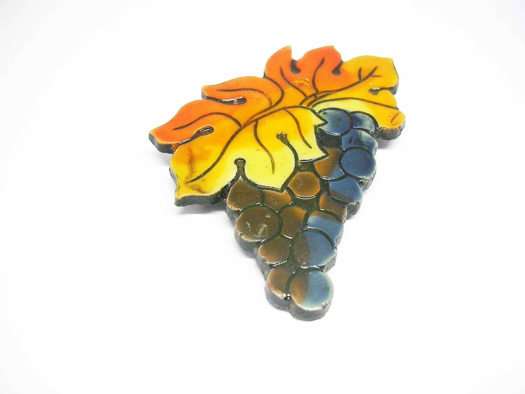 Broche Vintage Raisin En Plastique Bleu Marine Et Blanc - 5,1 Cm - Neuf Sans Emballage
