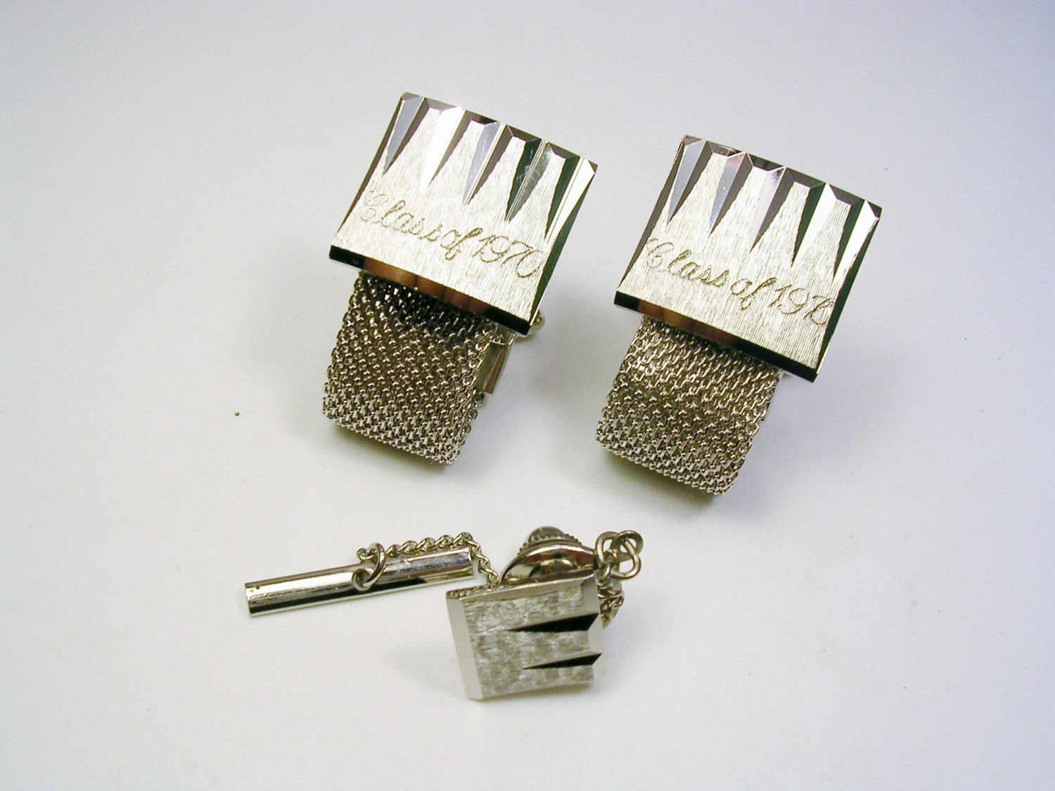 anson tie clip and cufflinks