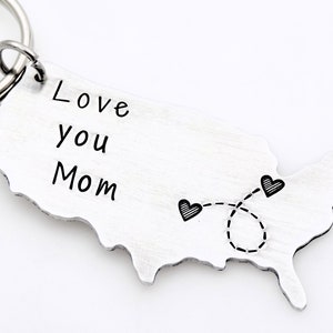 Long distance Family - Love you Mom - Going away gift, living abroad, going away to college, LDR family, custom USA map keychain for him