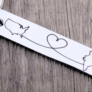 Cadeau interurbain fait avec 2 États ou pays - Personnalisez cet adorable porte-clés