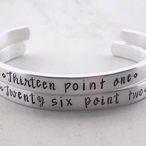 Marathon Runners adjustable cuff great for anyone who enjoys running sprinting jogging or walking has miles 13.1 and 26.2