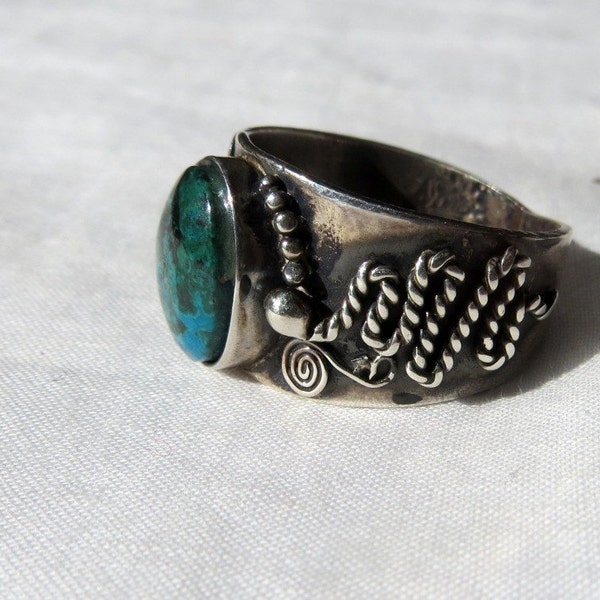 Peruvian turquoise Chrysocolla stone ring set in oxidised 950 sterling silver