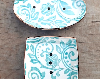 Jabonera cuadrada ovalada de color azul turquesa de Damasco, soporte de cerámica de gres con base blanca y brillo de cobre bohemio con agujeros para decoración de baño