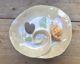 Große keramische operculumschüssel, Perlmutt-Veranstalter-Teiler aus weißem Swirl fangen alle Keramikgerichte, Küstenmuscheln beachcombing