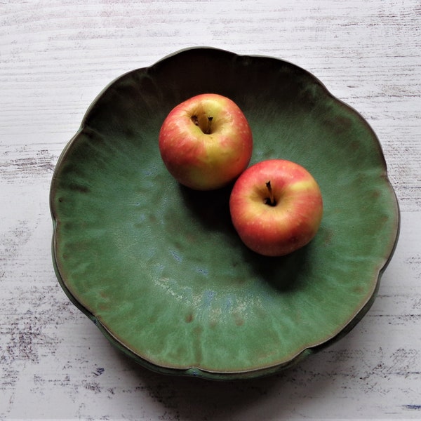 Patina geschulpte keramische kom, steengoed rustieke boerderij benzine blauw groen medium serveren aardewerk gerecht, fruitschaal kust huis oceaanliefhebber