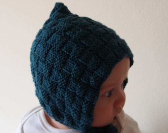 Pixie hat knitting pattern - easy baby knitting pattern - pixie baby bonnet