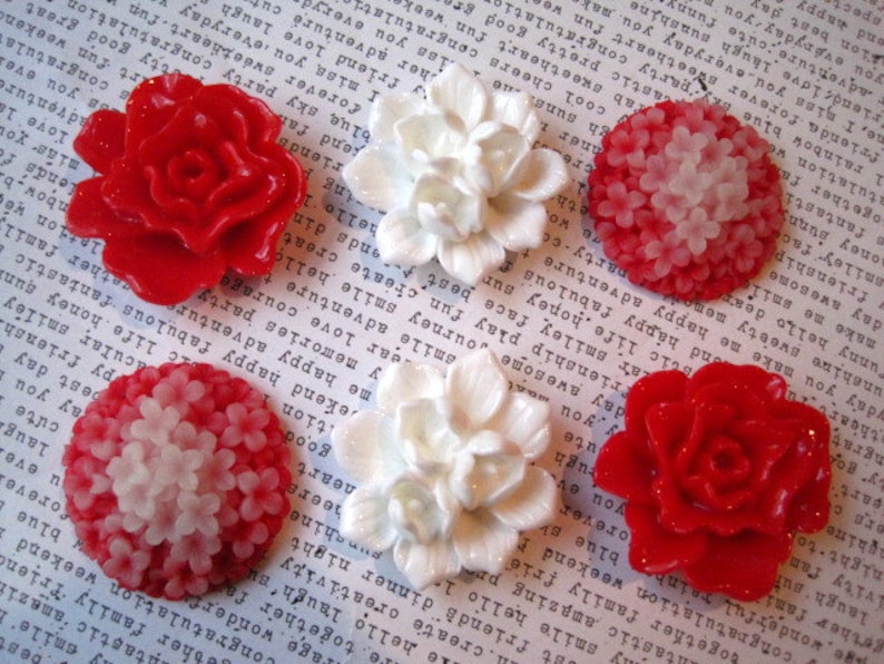 Wedding Favors 6 pc Flower Magnets Housewarming Gifts Locker Magnets Large Fridge Magnet Red and White Magnets