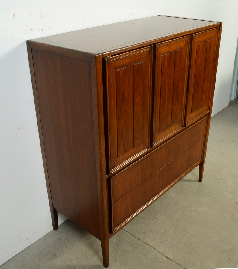 Thomasville Walnut Tall Dresser Gentlemans Chest Mid Century Etsy