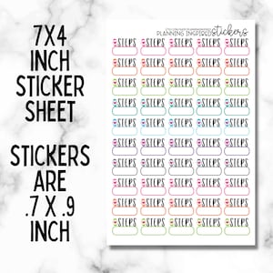 Op de afbeelding: Een vel met 28 kleurrijke planner stickers met de tekst "STEPS" en een lege ruimte om te schrijven. Het vel is 7 inch bij 4 inch en de stickers zijn 0,7 inch bij 0,9 inch.