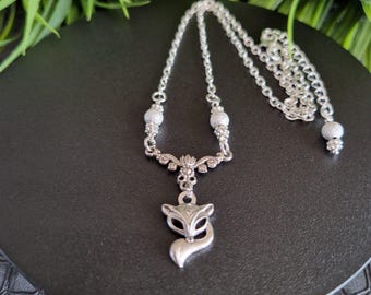 Vixen Fox Ornate Pendant Necklace with Silver Stardust Beads