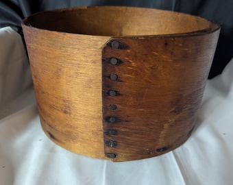 4 Qt. Dry Grain Measure. E.B. Frye & Sons Vintage Grain Measure. Bentwood Primitive Construction.