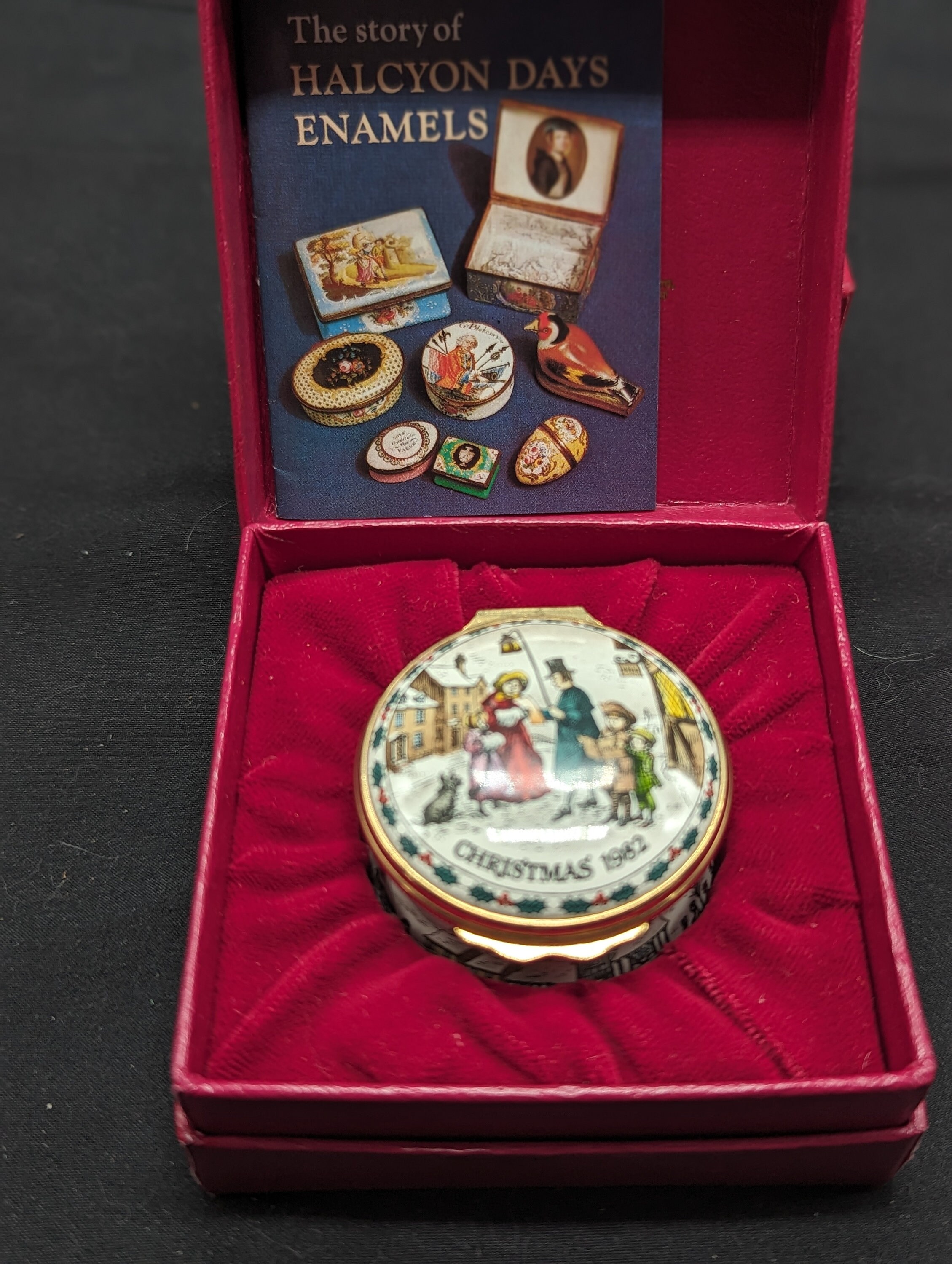 Halcyon Days Enamel on Copper Collectors Christmas Box 1982