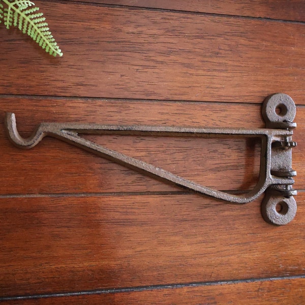 Wall Hook Cast Iron Retro Style Hanger for Hanging Plants Coats Bags Towels Holder with Rotating Swivel Arm Nostalgic Vintage Wall Decor