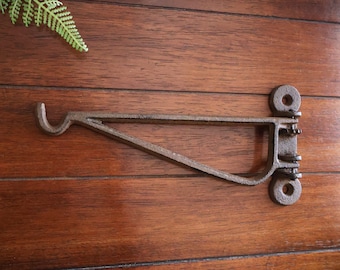 Wall Hook Cast Iron Retro Style Hanger for Hanging Plants Coats Bags Towels Holder with Rotating Swivel Arm Nostalgic Vintage Wall Decor