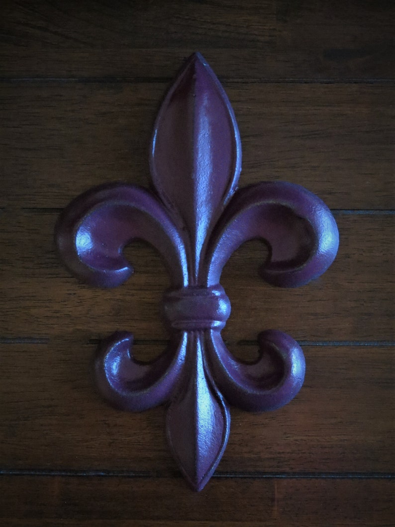 Fleur De Lis Decoracion De Pared Color De Berenjena O Pick Etsy