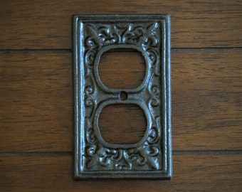 Decorative Electrical Outlet Plate / Oil Rubbed Bronze or Pick Color / Plug In Cover Socket / Fleur de lis Cast Iron / Parisian Apartment