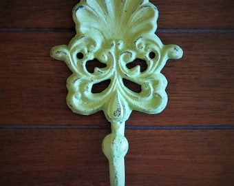 Gancho de pared de hierro fundido estilo shabby chic, color verde manzana desgastado