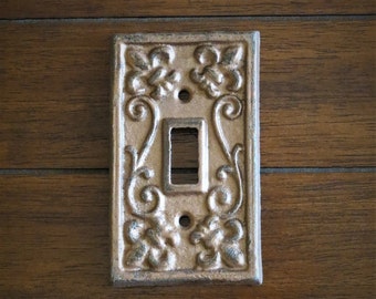 Light Switch Cover / Farmhouse Decor / Cast Iron Metal Switchplate  / Aged Copper or Pick Color Wall Decor / Fleur de lis Vintage Style