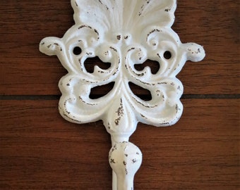 Gancho de pared de hierro fundido envejecido, percha ornamentada de estilo shabby chic
