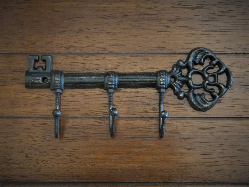 Key Holder / Skeleton Key Rack / Cast Iron Wall Hook / Key Hanger / Foyer Entrance Farmhouse / Black or Pick Your Color / Housewarming Gift 