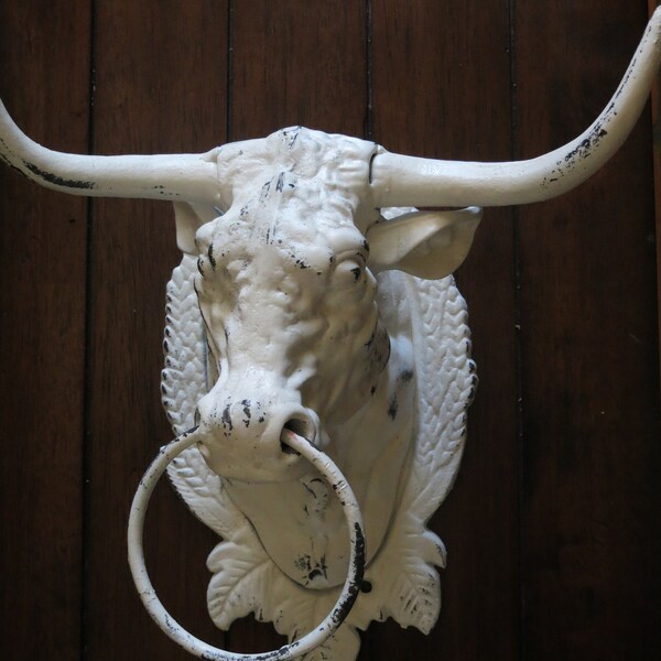 Texas Long Horn Steer Wall Hanging / Faux Taxidermy/Cast Iron/Antique White