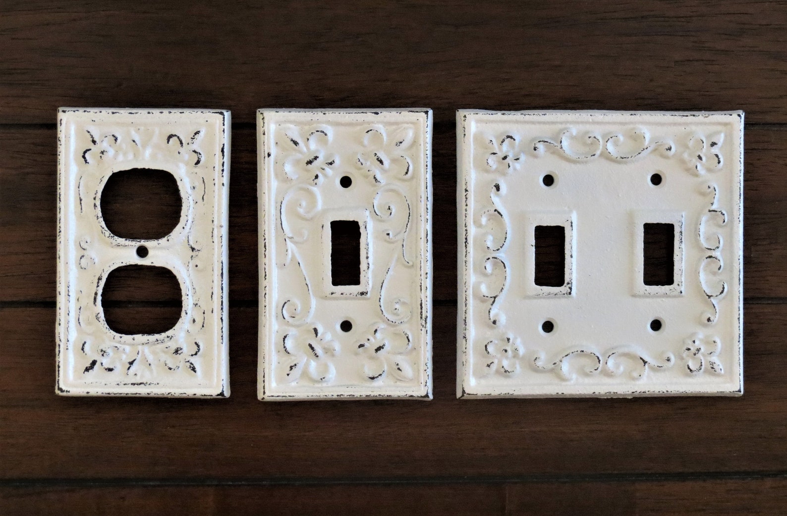 Antique White Decorative Electrical Outlet Plate / Plugin Cover